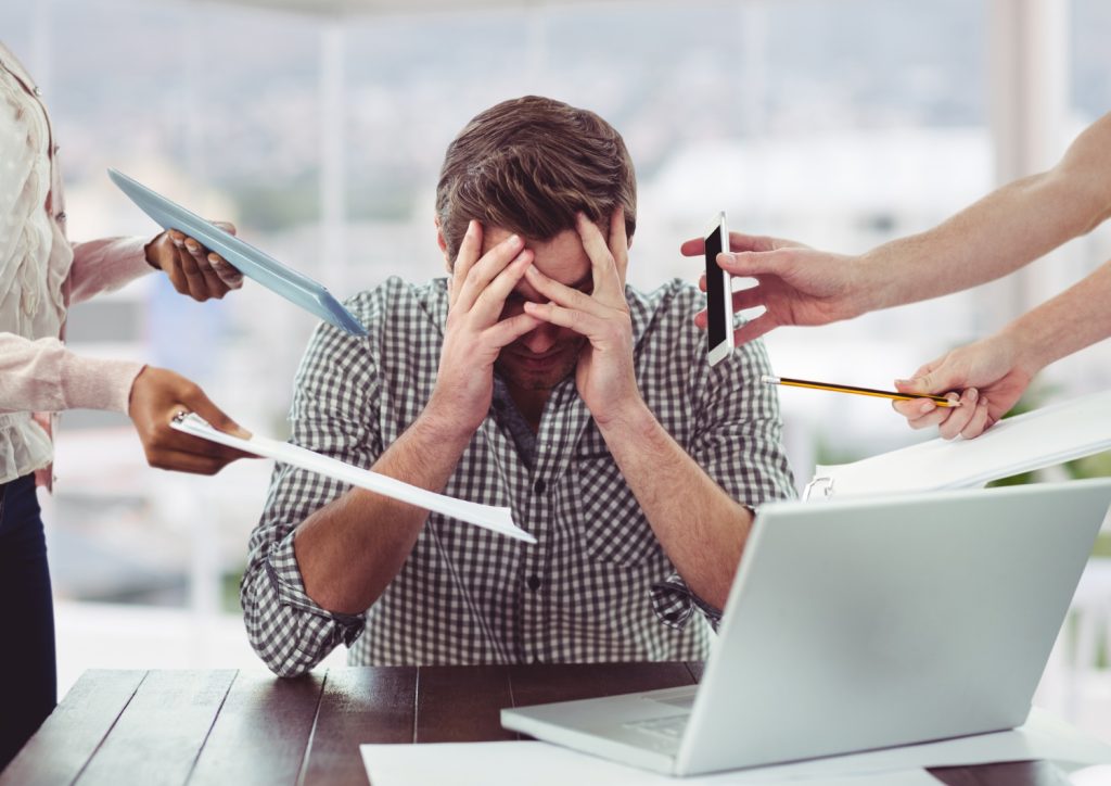 Estrés laboral: estrategias prácticas para manejarlo y recuperar tu bienestar